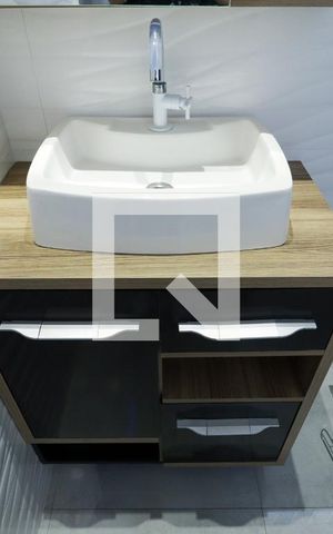 Casa à venda com 500m², 4 quartos e 16 vagasBanheiro da Suíte 2