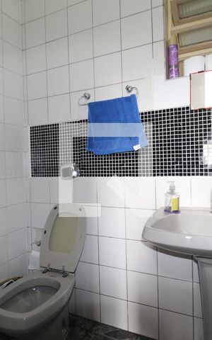 Casa à venda com 277m², 4 quartos e 8 vagasBanheiro  3