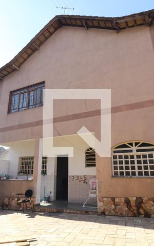 Casa à venda com 277m², 4 quartos e 8 vagasÁrea externa 