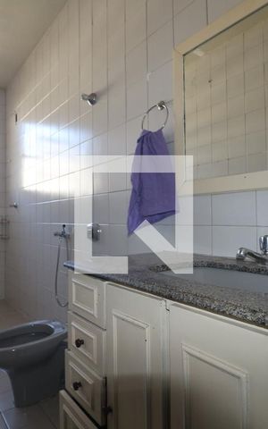 Casa à venda com 277m², 4 quartos e 8 vagasBanheiro 1