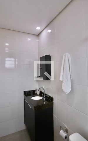 Apartamento à venda com 67m², 2 quartos e 1 vaga Apartamento à venda com 67m², 2 quartos e 1 vagaBanheiro