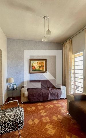 Casa à venda com 300m², 5 quartos e 4 vagas Casa à venda com 300m², 5 quartos e 4 vagasSala