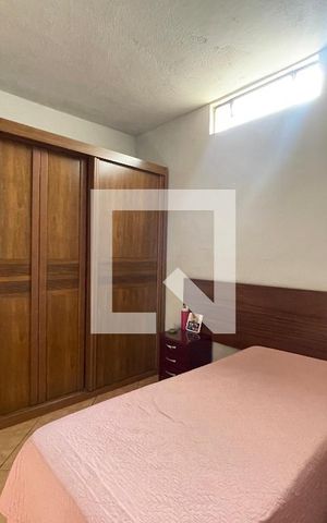Casa à venda com 300m², 5 quartos e 4 vagas Casa à venda com 300m², 5 quartos e 4 vagasQuarto 1