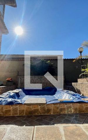 Casa à venda com 300m², 5 quartos e 4 vagas Casa à venda com 300m², 5 quartos e 4 vagasÁrea comum