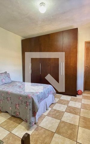 Casa à venda com 300m², 5 quartos e 4 vagas Casa à venda com 300m², 5 quartos e 4 vagasQuarto 5