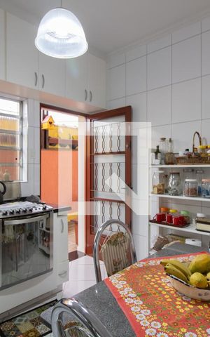 Casa para alugar com 80m², 4 quartos e 2 vagas Casa para alugar com 80m², 4 quartos e 2 vagasCozinha