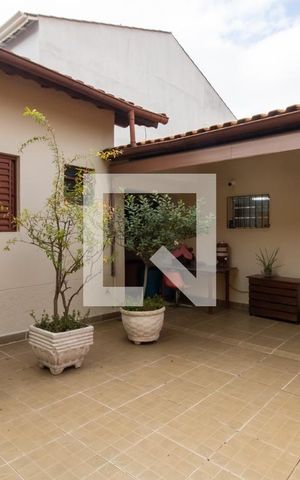 Casa para alugar com 80m², 4 quartos e 2 vagas Casa para alugar com 80m², 4 quartos e 2 vagasÁrea Externa