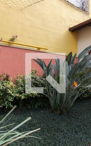 Casa para alugar com 80m², 4 quartos e 2 vagas Casa para alugar com 80m², 4 quartos e 2 vagasÁrea Externa