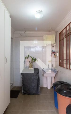 Casa para alugar com 80m², 4 quartos e 2 vagas Casa para alugar com 80m², 4 quartos e 2 vagasÁrea de Serviço