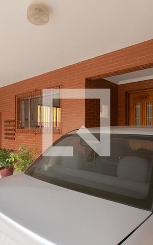 Casa para alugar com 80m², 4 quartos e 2 vagas Casa para alugar com 80m², 4 quartos e 2 vagasGaragem