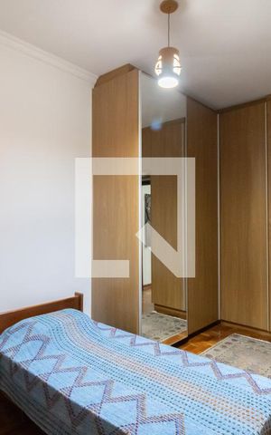 Casa para alugar com 80m², 4 quartos e 2 vagas Casa para alugar com 80m², 4 quartos e 2 vagasSuíte