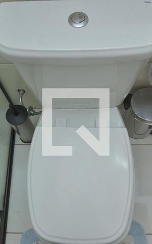 Casa à venda com 300m², 3 quartos e 4 vagasBanheiro da Suíte 2