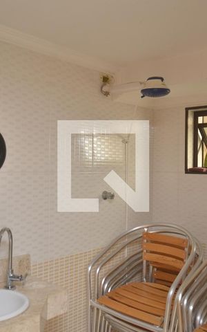 Casa à venda com 300m², 3 quartos e 4 vagasLavanderia - Banheiro 