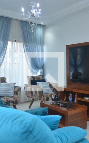 Casa à venda com 300m², 3 quartos e 4 vagasSala