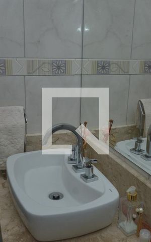 Casa à venda com 300m², 3 quartos e 4 vagasBanheiro 2