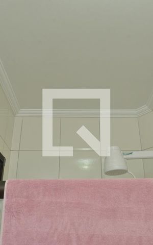 Casa à venda com 300m², 3 quartos e 4 vagasBanheiro da Suíte 2