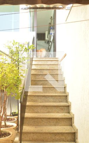 Casa à venda com 300m², 3 quartos e 4 vagasÁrea externa 