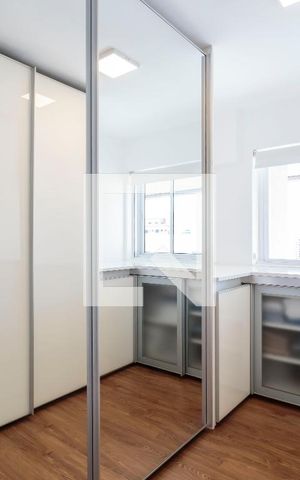 Apartamento para alugar com 104m², 2 quartos e 2 vagas Apartamento para alugar com 104m², 2 quartos e 2 vagasCloset