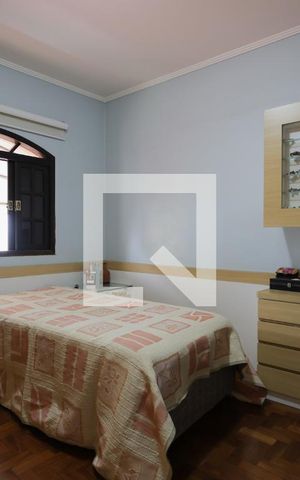Casa à venda com 400m², 3 quartos e 3 vagas Casa à venda com 400m², 3 quartos e 3 vagasQuarto