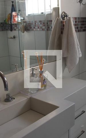 Casa para alugar com 349m², 2 quartos e 5 vagasBanheiro