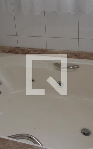 Casa para alugar com 349m², 2 quartos e 5 vagasBanheiro da Suíte