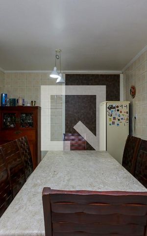 Casa à venda com 250m², 3 quartos e 4 vagas Casa à venda com 250m², 3 quartos e 4 vagasCopa