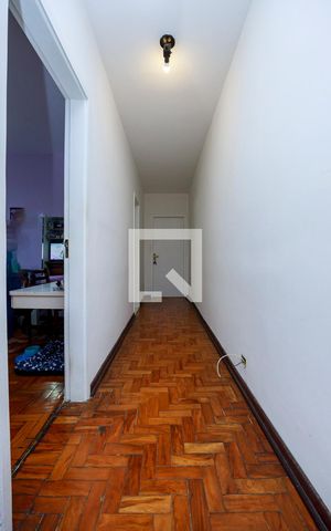 Casa à venda com 250m², 3 quartos e 4 vagas Casa à venda com 250m², 3 quartos e 4 vagasCorredor