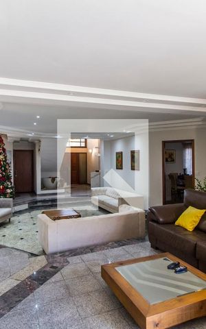 Casa de condomínio à venda com 435m², 4 quartos e 2 vagas Casa de condomínio à venda com 435m², 4 quartos e 2 vagasSala de TV