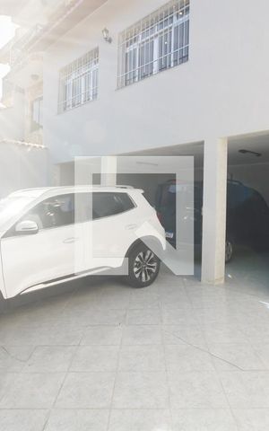 Casa à venda com 277m², 3 quartos e 4 vagas Casa à venda com 277m², 3 quartos e 4 vagasGaragem