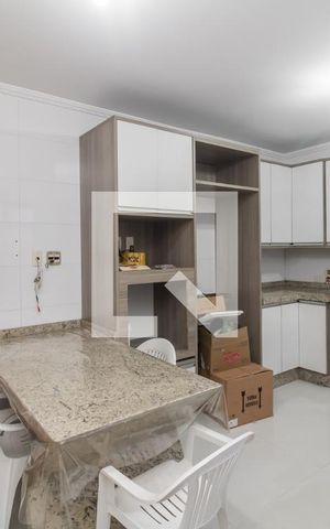 Casa à venda com 277m², 3 quartos e 4 vagas Casa à venda com 277m², 3 quartos e 4 vagasCozinha