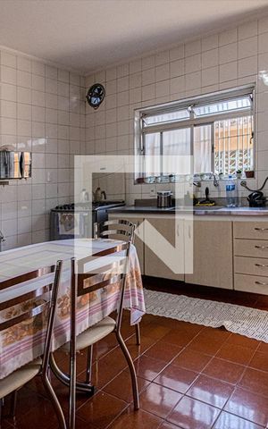 Casa à venda com 325m², 3 quartos e 4 vagas Casa à venda com 325m², 3 quartos e 4 vagascozinha