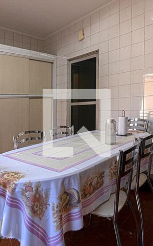 Casa à venda com 325m², 3 quartos e 4 vagas Casa à venda com 325m², 3 quartos e 4 vagascozinha