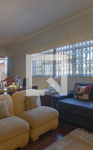 Casa à venda com 325m², 3 quartos e 4 vagas Casa à venda com 325m², 3 quartos e 4 vagassala