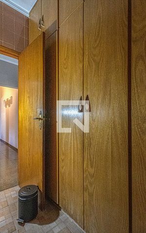 Casa à venda com 325m², 3 quartos e 4 vagas Casa à venda com 325m², 3 quartos e 4 vagasbanheiro social