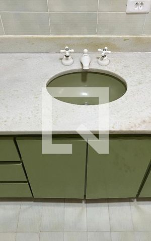Casa para alugar com 430m², 5 quartos e 3 vagasBanheiro 1
