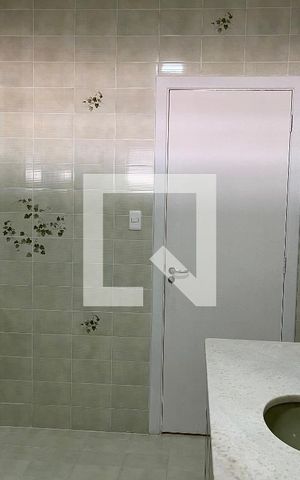 Casa para alugar com 430m², 5 quartos e 3 vagasBanheiro 1