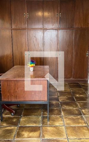 Casa para alugar com 430m², 5 quartos e 3 vagasEscritório