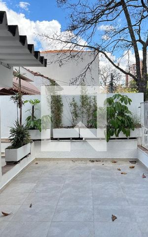 Casa para alugar com 430m², 5 quartos e 3 vagasÁrea Externa