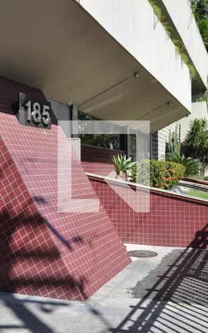 Apartamento à venda com 75m², 2 quartos e 1 vagaFachada