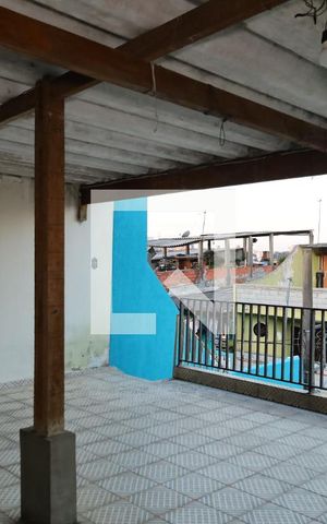 Casa à venda com 94m², 2 quartos e 2 vagasVaranda