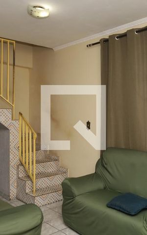 Casa à venda com 94m², 2 quartos e 2 vagasSala