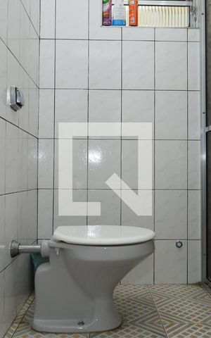Casa à venda com 94m², 2 quartos e 2 vagasBanheiro 1