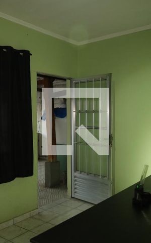 Casa à venda com 94m², 2 quartos e 2 vagasEscritório