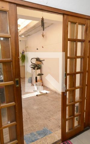 Casa à venda com 300m², 5 quartos e 2 vagasSala