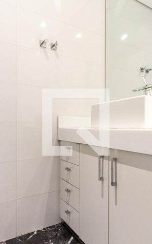 Apartamento para alugar com 240m², 3 quartos e 4 vagas Apartamento para alugar com 240m², 3 quartos e 4 vagasBanheiro do Quarto 3 - Suite