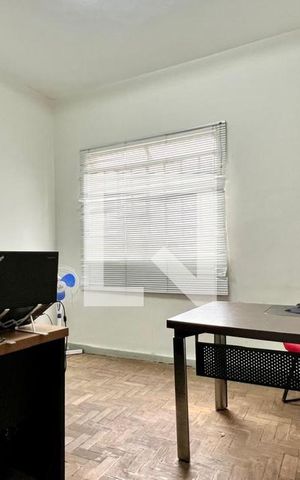Casa à venda com 350m², 4 quartos e 4 vagas Casa à venda com 350m², 4 quartos e 4 vagasquarto 4