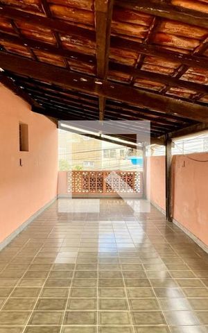 Casa à venda com 350m², 4 quartos e 4 vagas Casa à venda com 350m², 4 quartos e 4 vagasÁrea comum