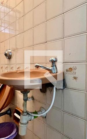 Casa à venda com 350m², 4 quartos e 4 vagas Casa à venda com 350m², 4 quartos e 4 vagasbanheiro