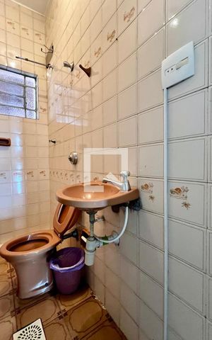 Casa à venda com 350m², 4 quartos e 4 vagas Casa à venda com 350m², 4 quartos e 4 vagasbanheiro