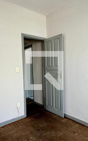 Casa à venda com 350m², 4 quartos e 4 vagas Casa à venda com 350m², 4 quartos e 4 vagasquarto 1